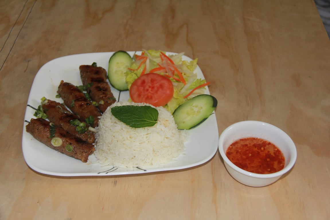 #72 Grilled Beef Onion Rolls with Steamed Rice