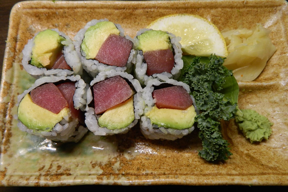 Tuna & Avocado Roll