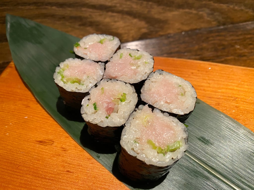 Yellowtail Scallion Roll
