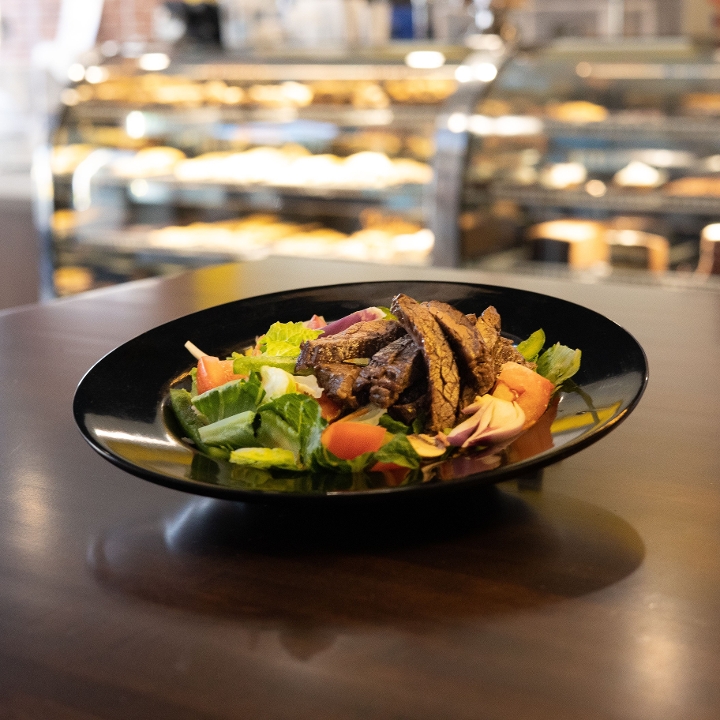 Skirt Steak Salad with Mushrooms and Onions
