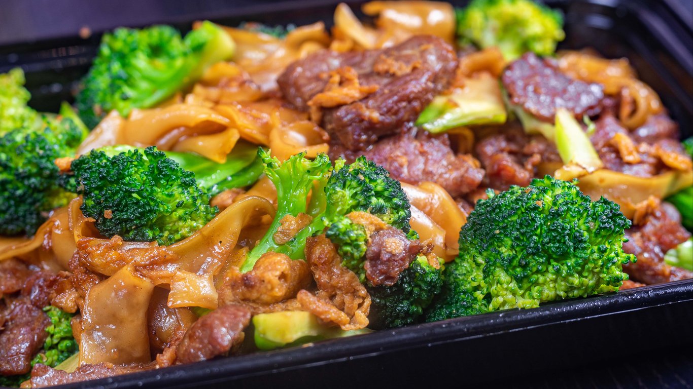 BEEF PAD SEE EW-GF-LUNCH (22 oz)