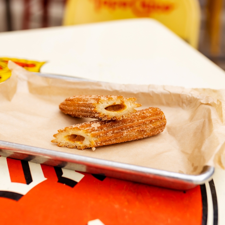 Churro con Cajeta