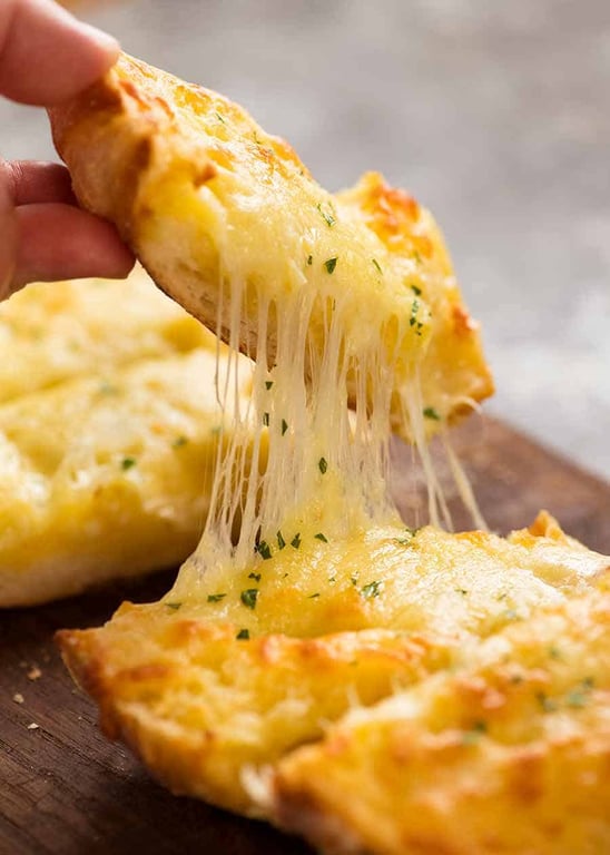 Garlic Fingers with Mozzarella Cheese