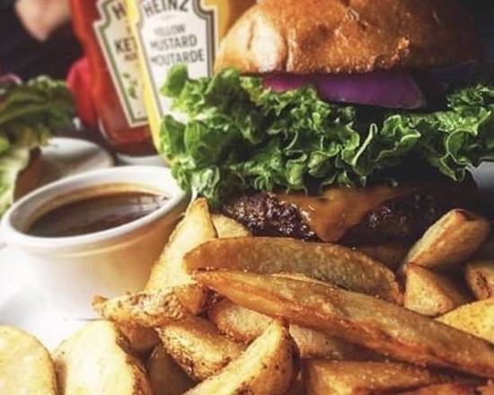 Smokes Homemade Beef Burger