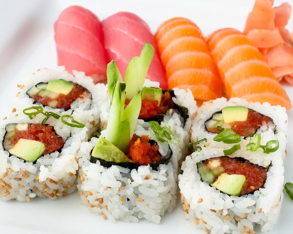 Sushi(4pcs) and Roll(6pcs)Combo