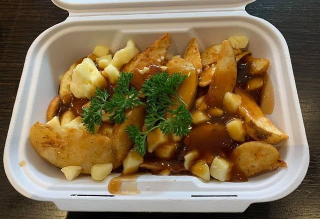 Smokes Classic Poutine