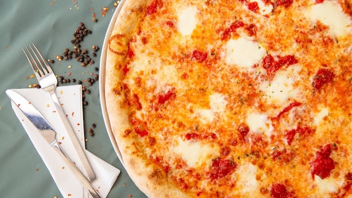 American Cheese Pizza