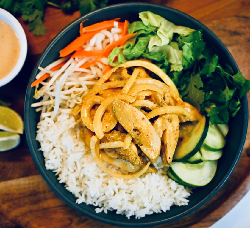 CURRY CHICKEN RICE BOWL