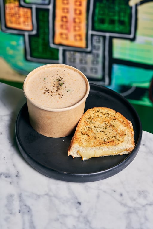 MAIN LOBSTER BISQUE