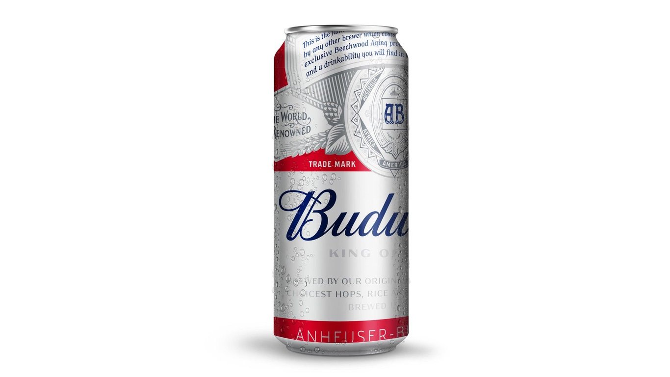 Budweiser, 473 ml can beer (5.0% ABV)