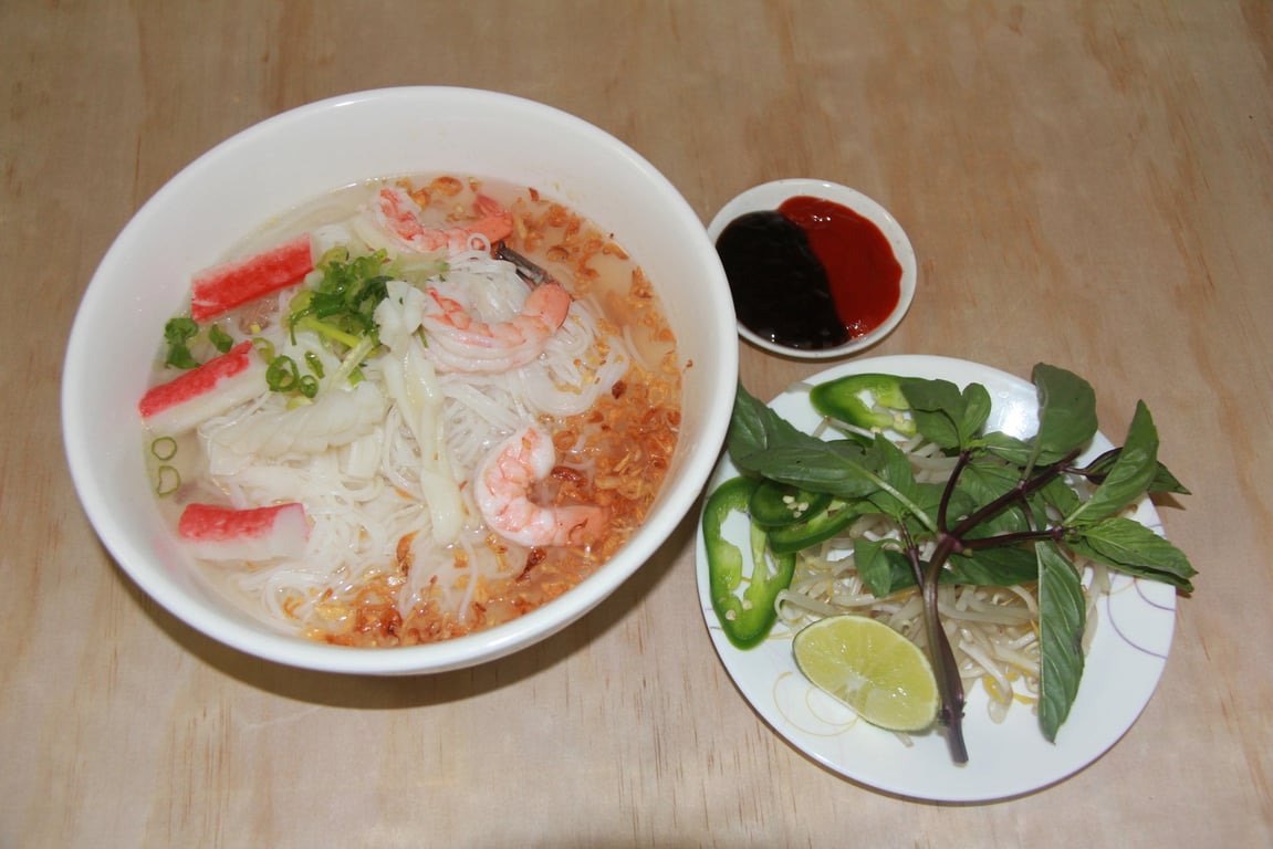 #40 Seafood Combination with Rice Noodle/ Hu Tieu Do Bien