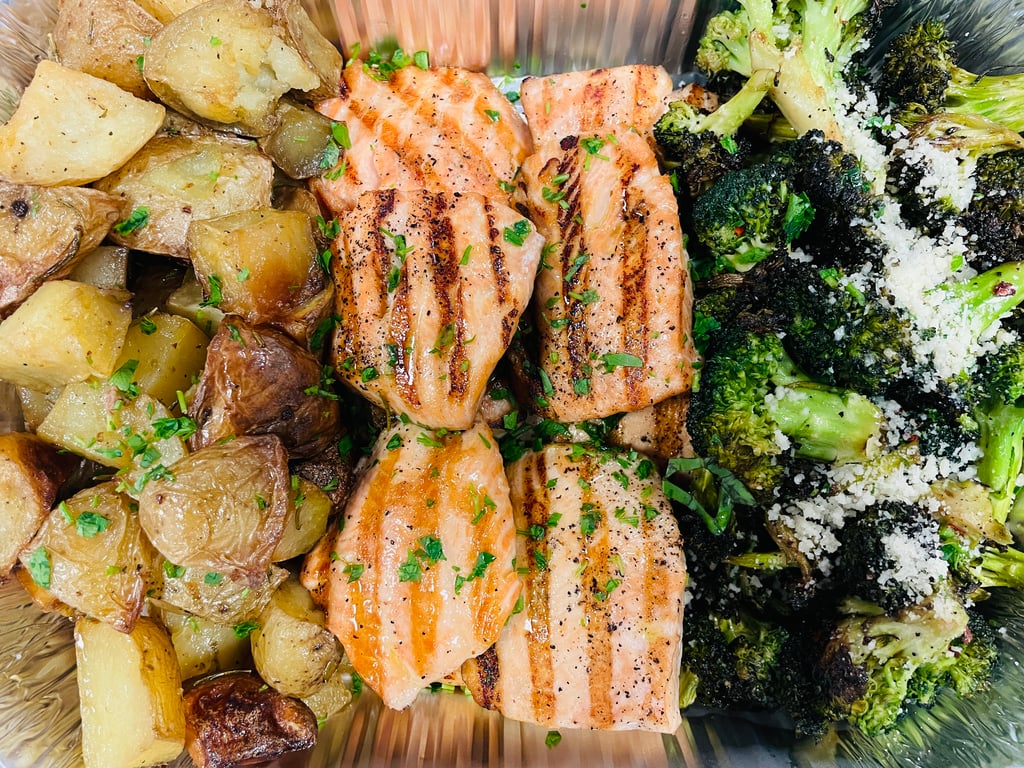 Catering-Salmon with Broccoli & Rosemary Potatoes