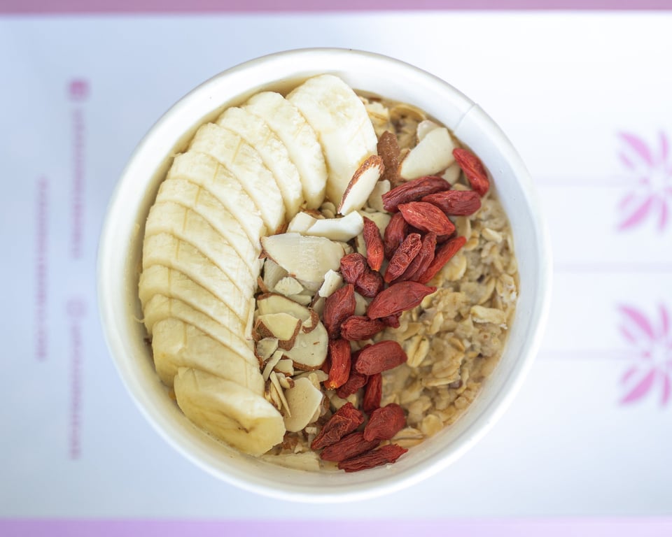 Oatmeal W/ Banana & 1 Topping