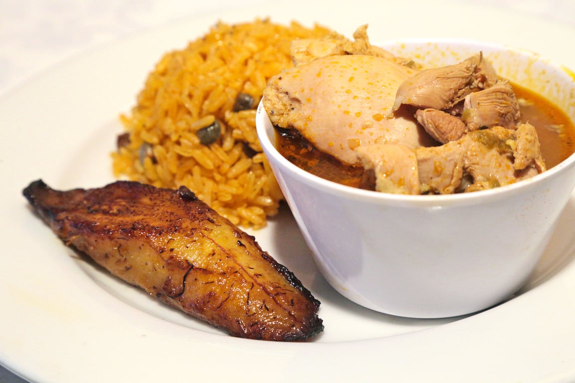 Pollo Guisado Lunch