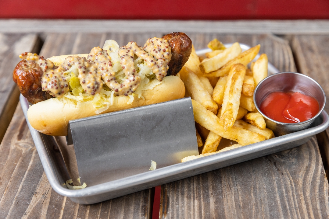 Bratwurst w/ Fries