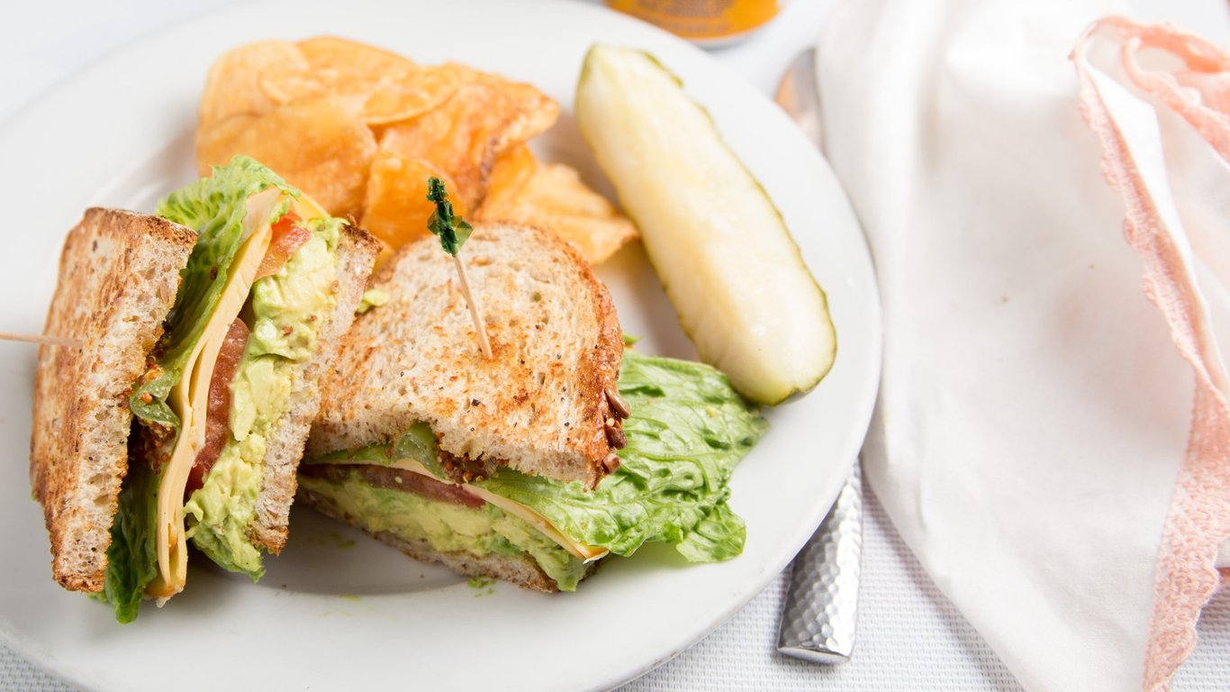 Avocado & Smoked Gouda