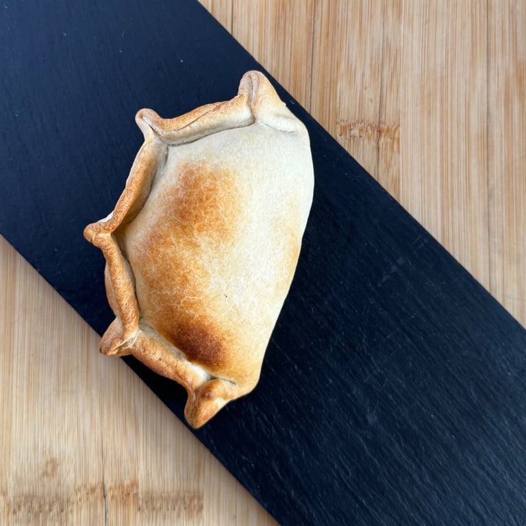Spinach & Ricotta Empanada (v)