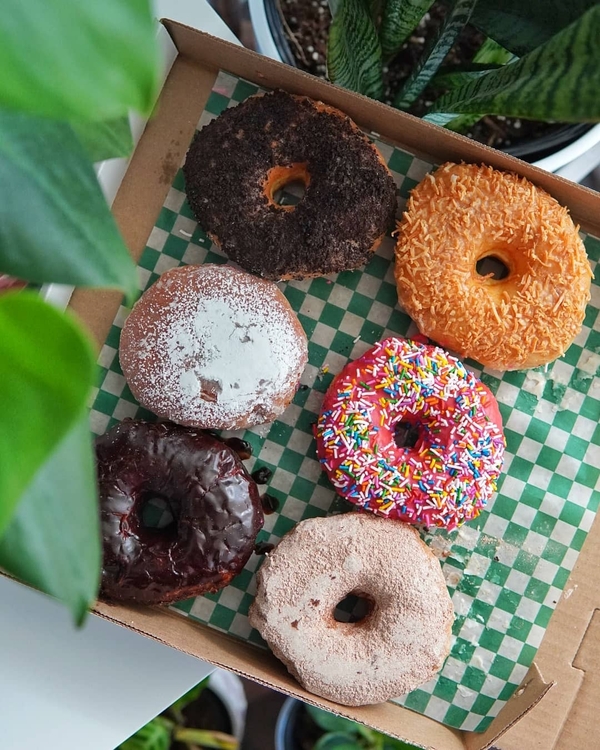 Assorted Half Dozen Donuts