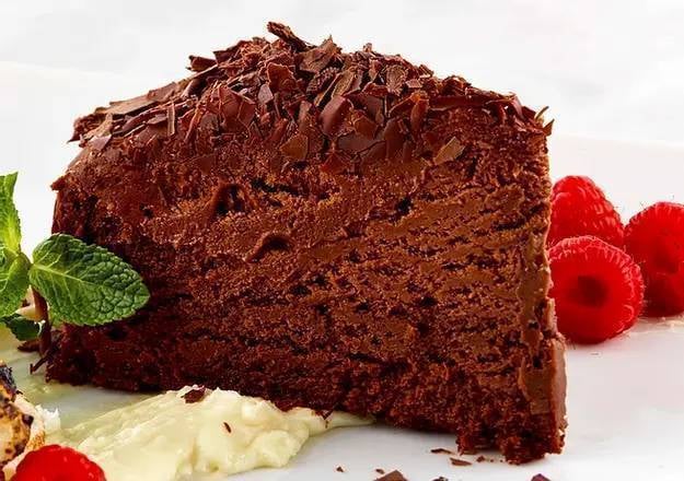 Mud Fight Chocolate Cake