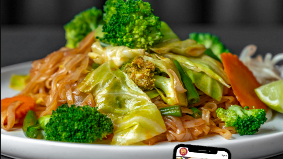 Royal Veggie Pad Thai-GF (Half Noodles-2X Veggies)