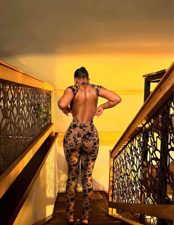 Eva in brown