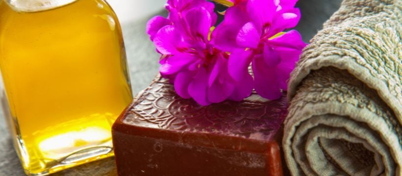 Bienfaits du safran du Maroc sur la peau — éclat et anti-âge naturel