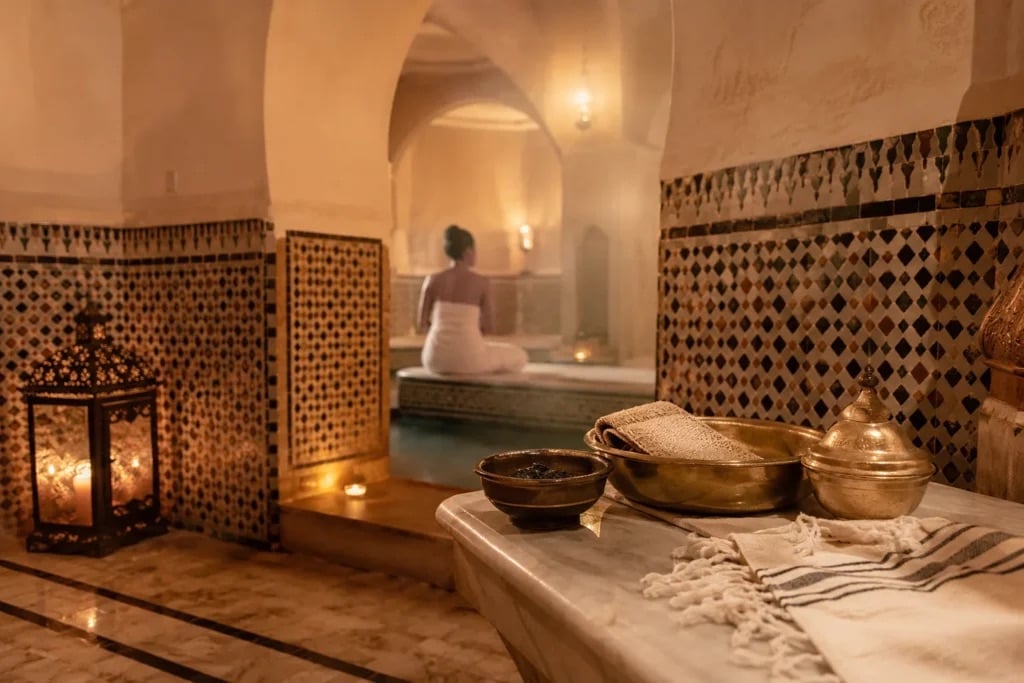 Rituels beauté orientaux — hammam, henné, argan, eau de rose