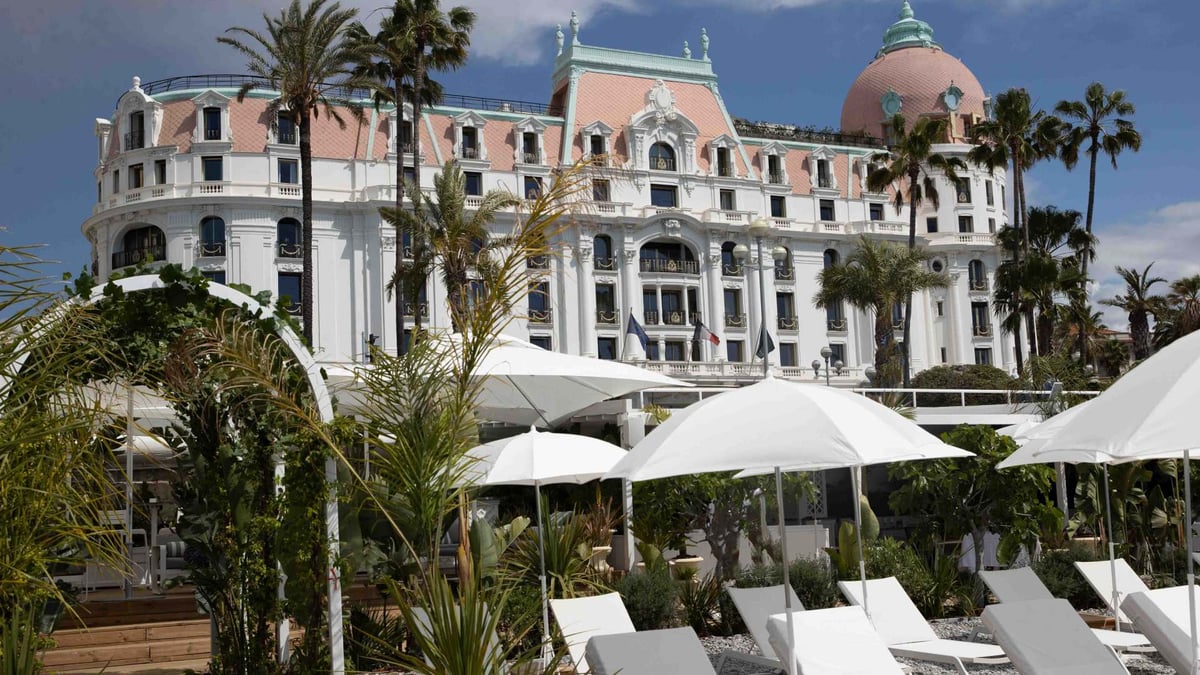 Le Negresco facade facing the Mediterranean in Nice