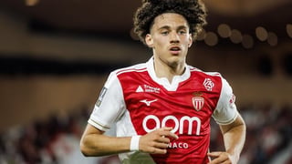 Maghnes Akliouche avec le maillot de l’AS Monaco