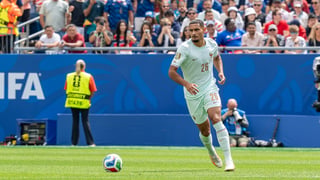 Maxence Lacroix sur le terrain lors du match France-Norvège en Coupe du monde 2026