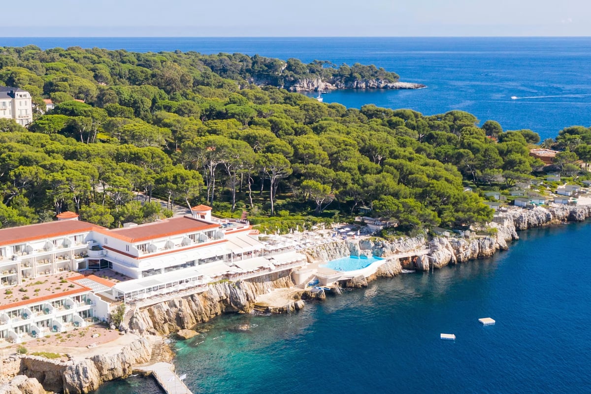 Hôtel du Cap-Eden-Roc above the Mediterranean at Cap d'Antibes