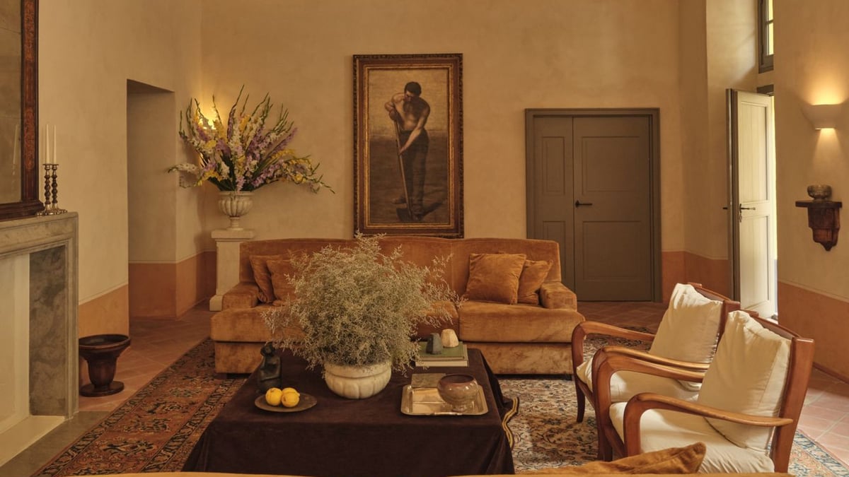 Cloister and understated historic interior at Hôtel du Couvent