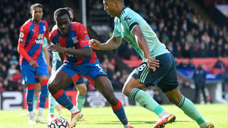 Youri Tielemans avec le maillot de Leceister durang un match de Premier League