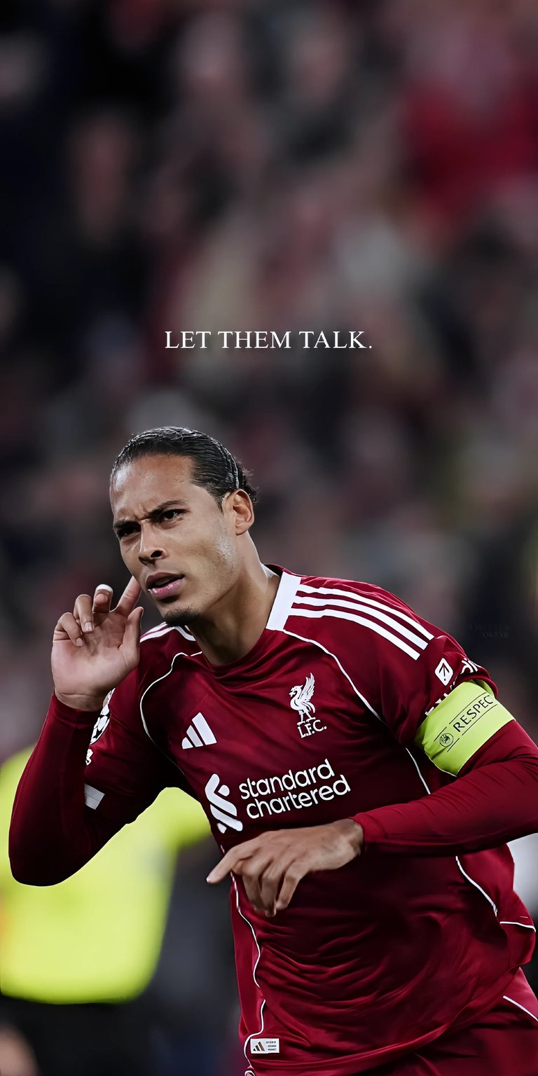 Virgil van Dijk in the game wallpaper for iPhone 4K