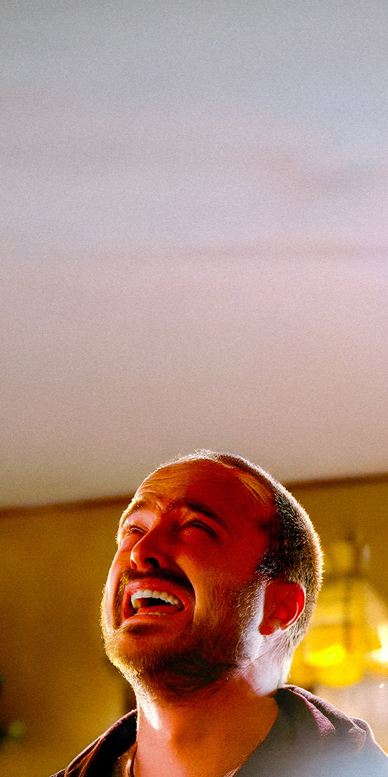 Jesse Pinkman begging matching wallpaper in 4K
