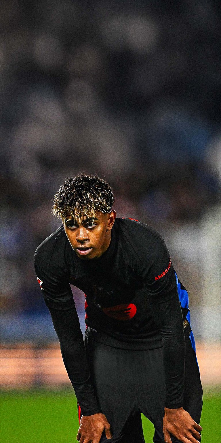 Lamine Yamal of LaLiga match Wallpaper iPhone 4k