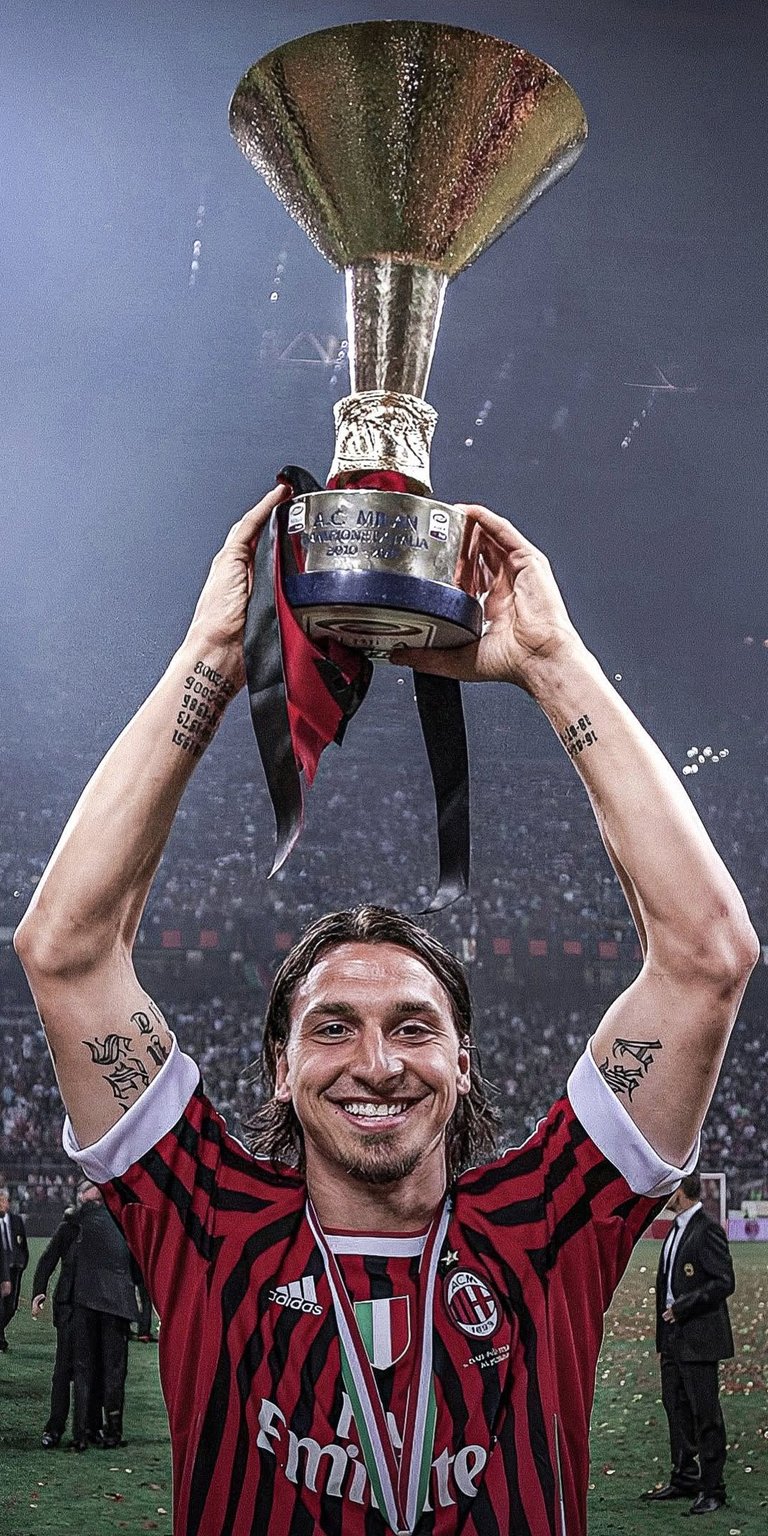Zlatan Ibrahimović holding a trophy cup wallpaper 4k iPhone