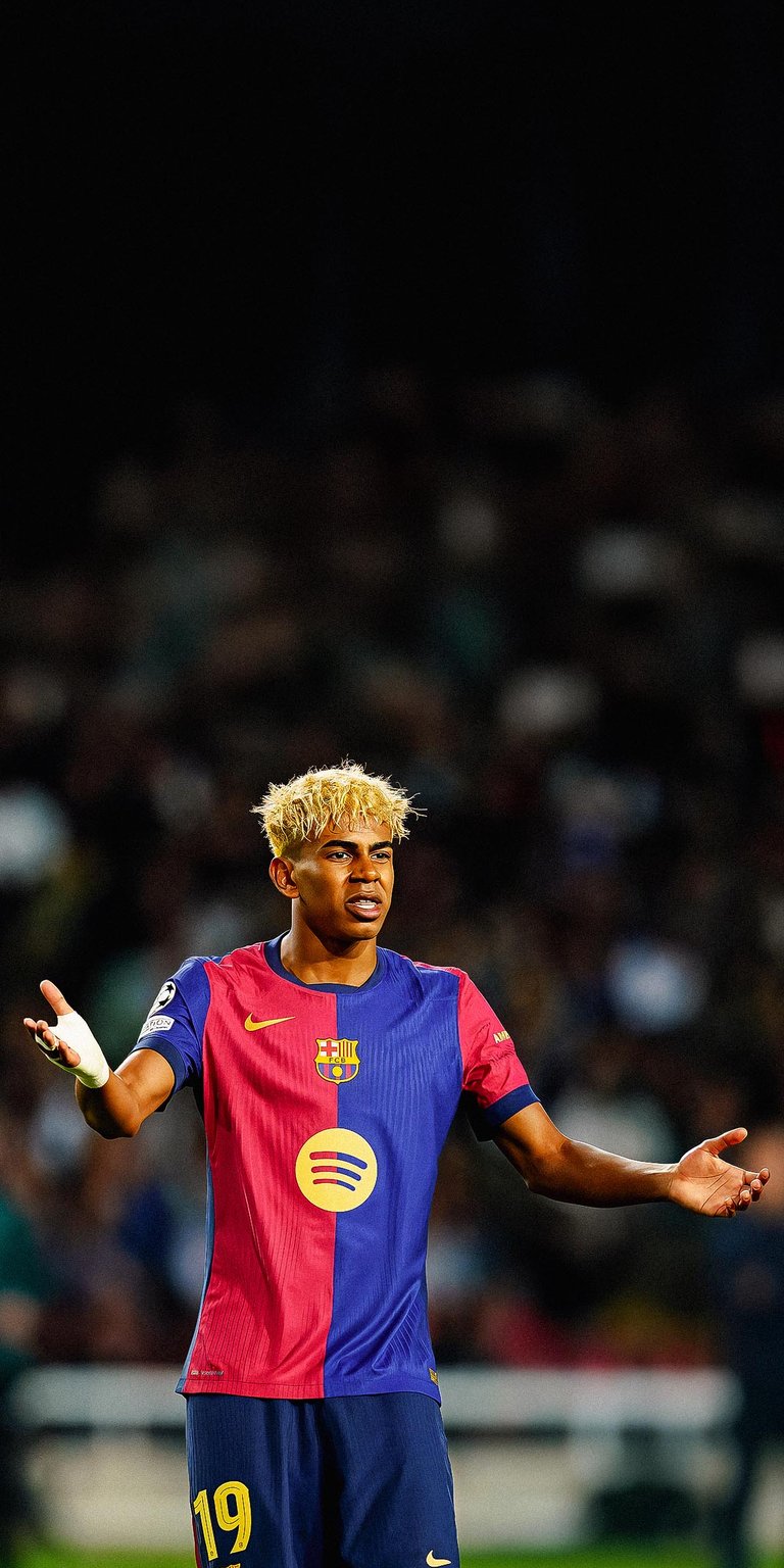 Lamine Yamal UEFA Champions League match Wallpaper 4k iPhone