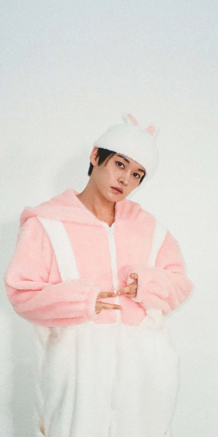 Lee Know iPhone wallpaper HD