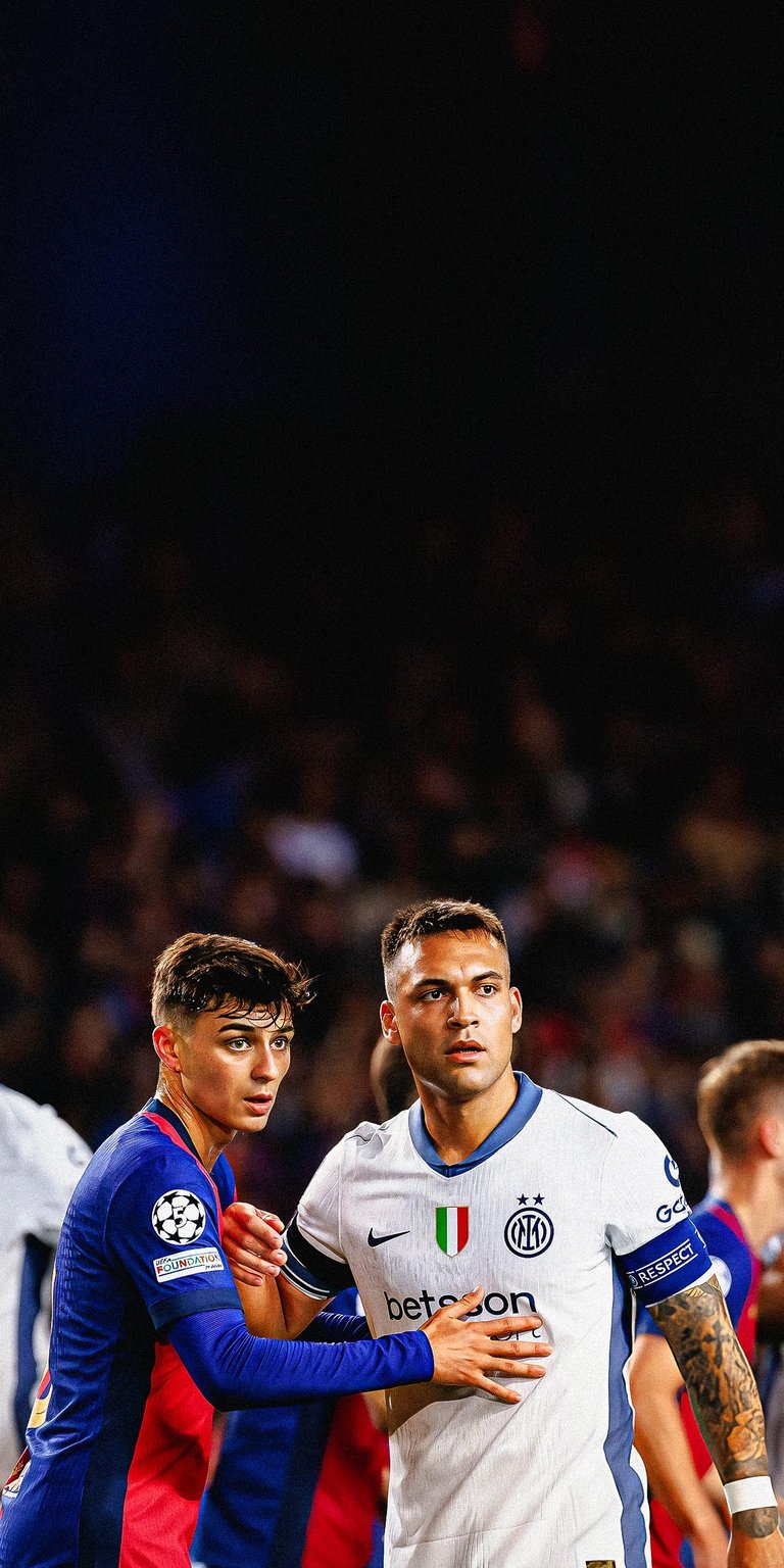 Lautaro Martínez of FC Internazionale and Pedri Lopez of FC Barcelona Wallpaper