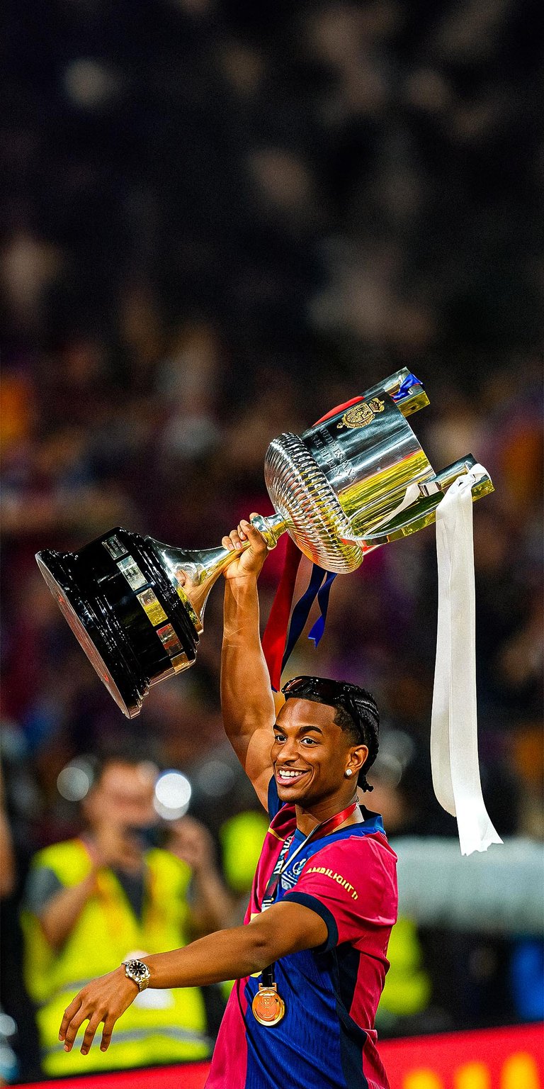 Alejandro Balde in Copa del Rey Final match Wallpaper iPhone HD