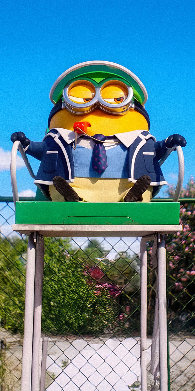Minion as a lifeguard wallpaper iPhone