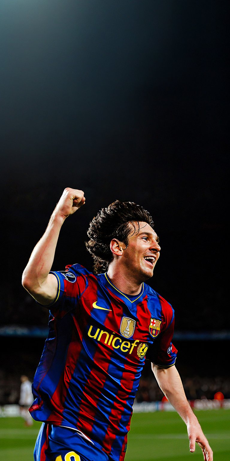 The image is a lock screen wallpaper featuring a picture of a young Lionel Messi in a celebratory pose while playing for FC Barcelona