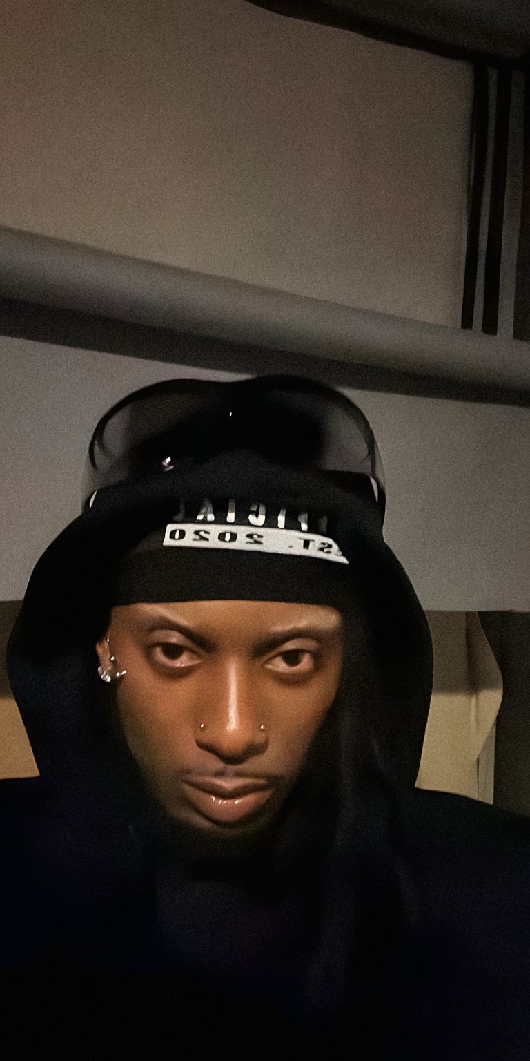 Carti portrait wearing black hoodie selfie wallpapers