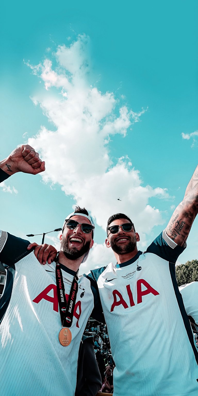 Rodrigo Bentancur and Cristian Romero 4k wallpaper for iPhone