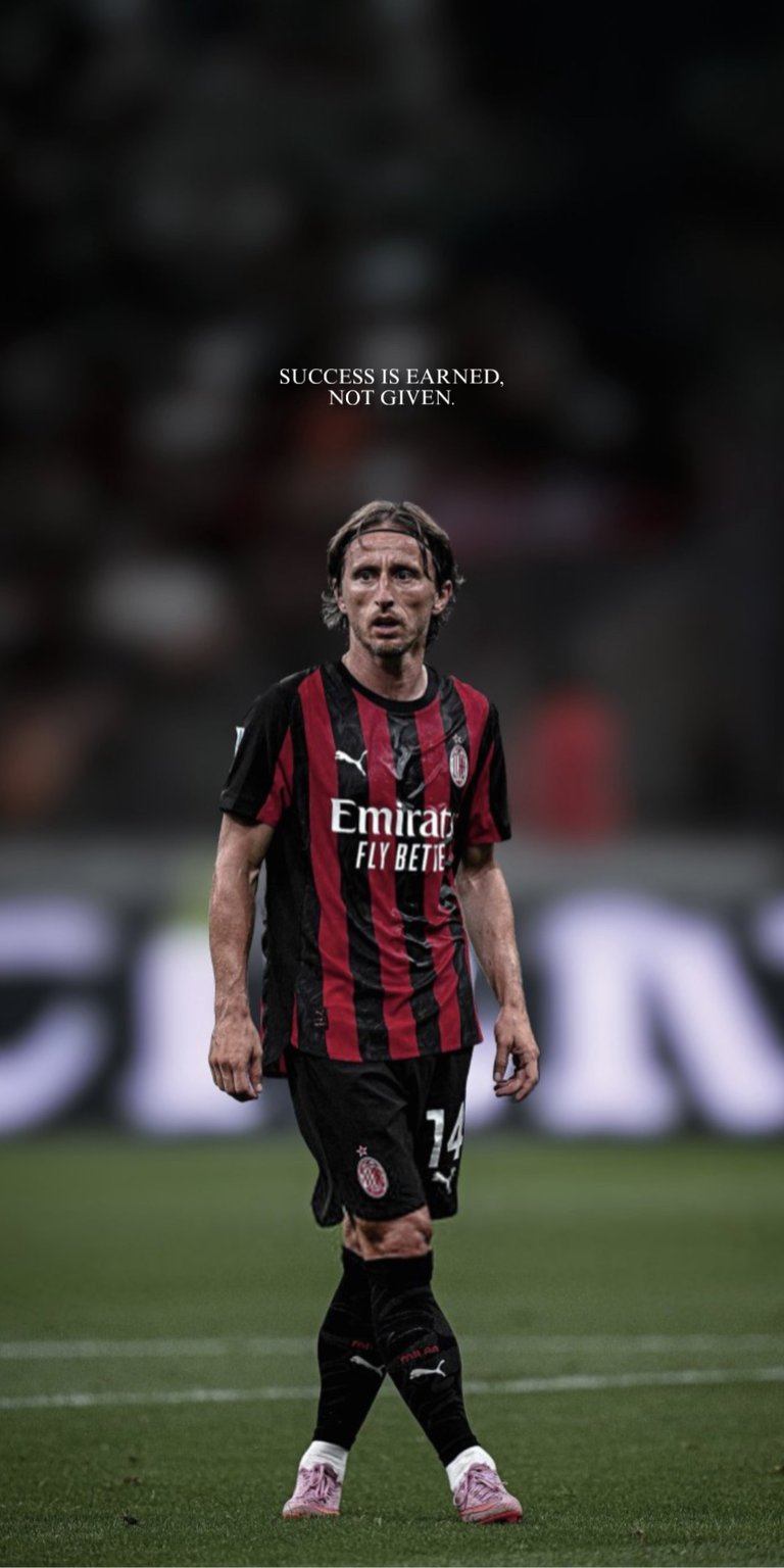 Luka Modric in the game wallpaper for iPhone 4K