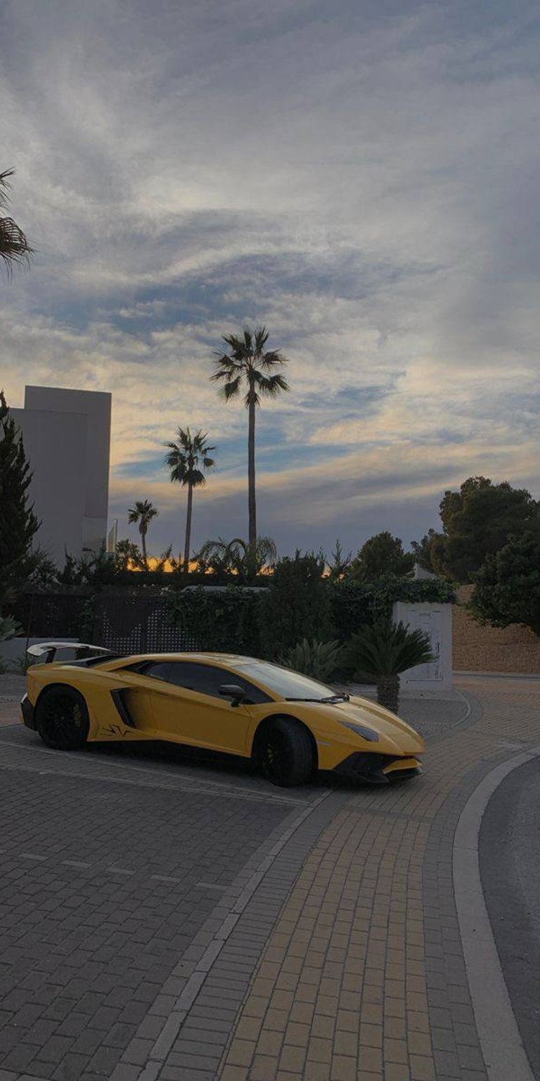 Aventador wallpaper iPhone