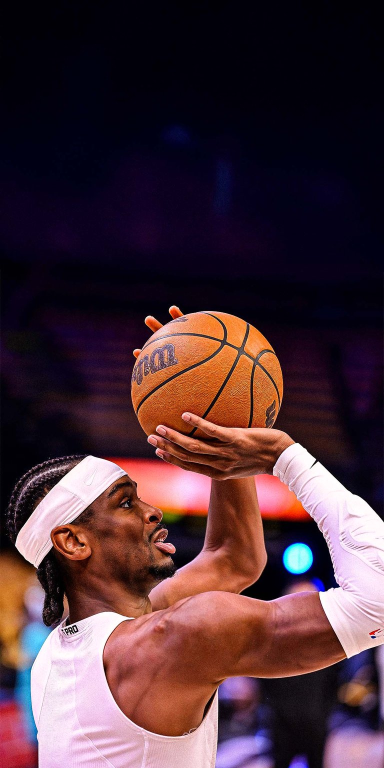 Shai Gilgeous-Alexander of the Oklahoma City Thunder Wallpaper