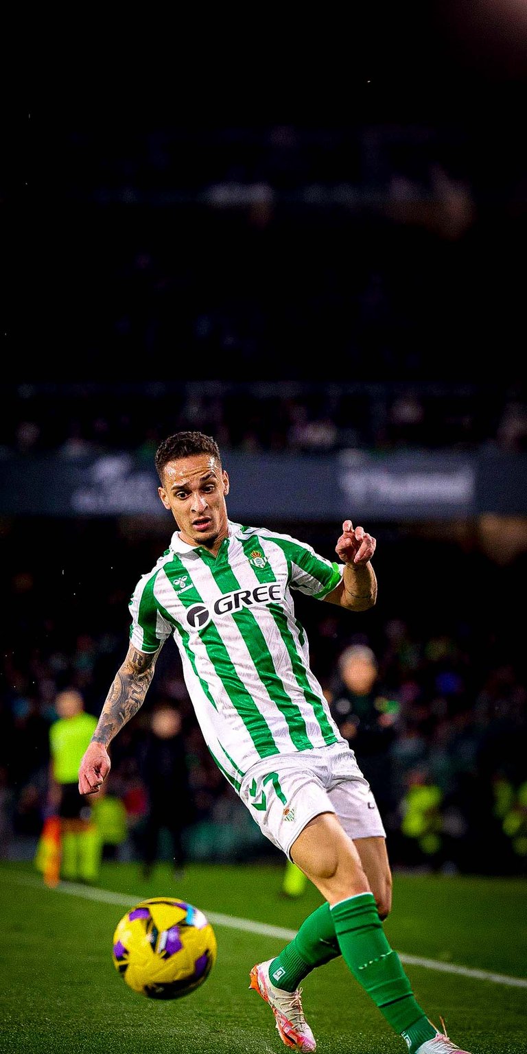Antony Matheus dos Santos of Real Betis in action Wallpaper
