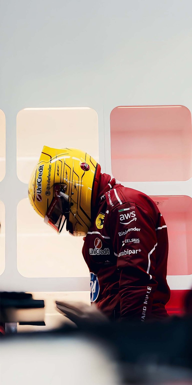 Lewis Hamilton F1 Race Driver Wallpaper iOS